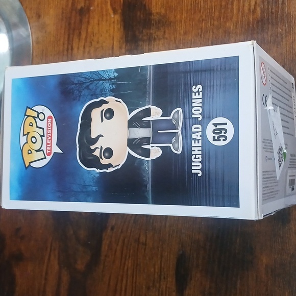 Funko Pop Jughead Jones Vinyl Figure - Picture 4 of 7